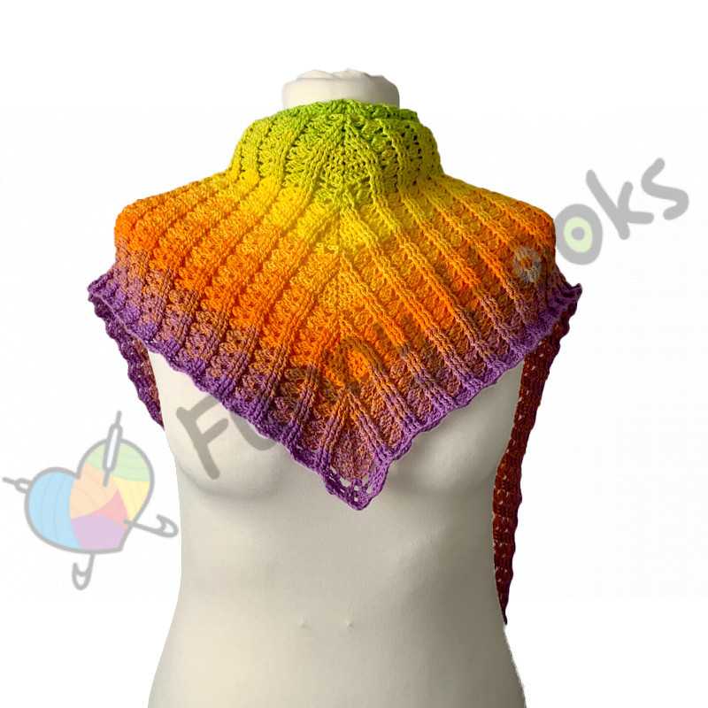 Tatu - flat triangular shawl with a not so deep point