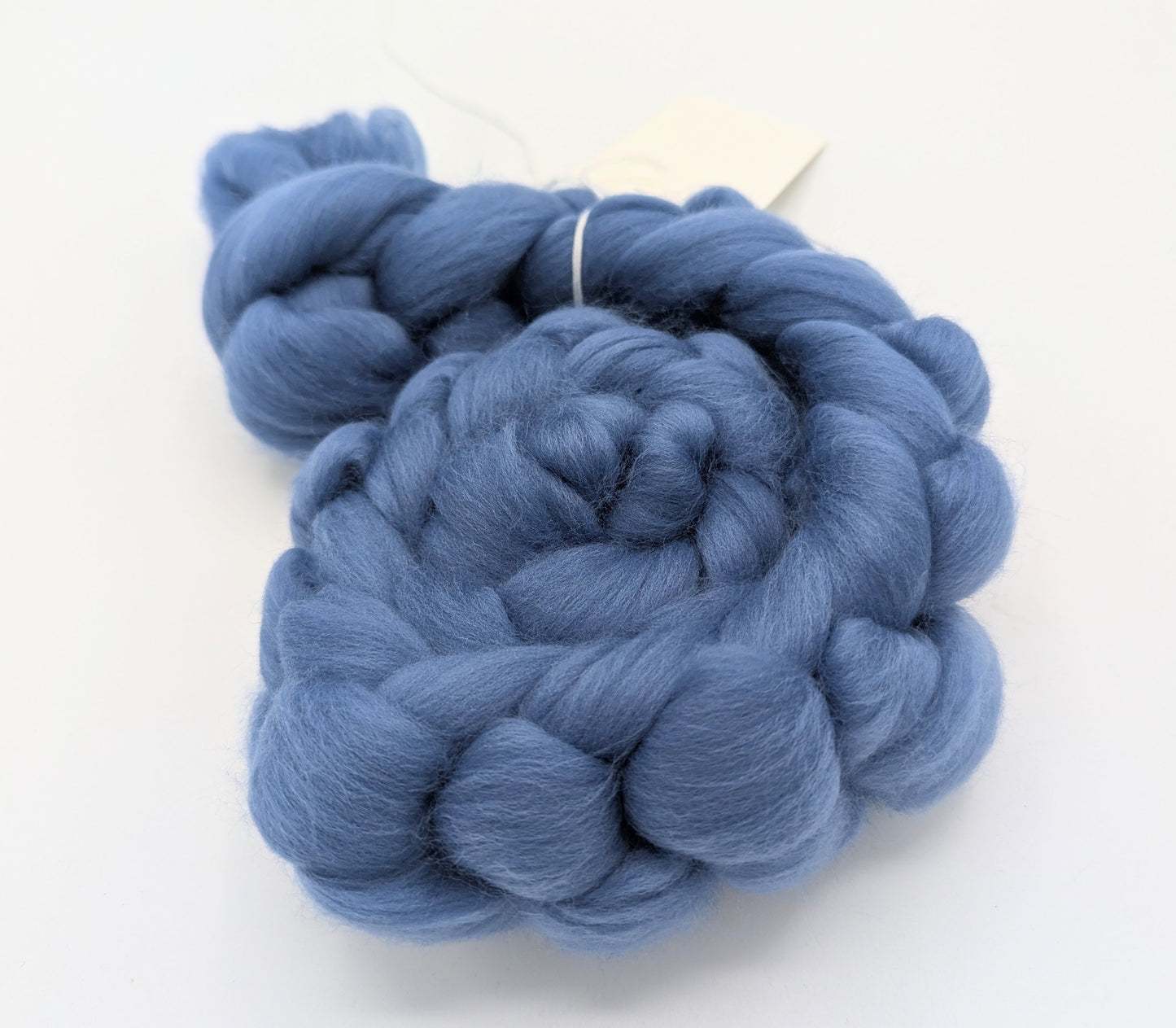 19 mic- 100 g - 100 % Wolle (Merino extrafein) Jeannie