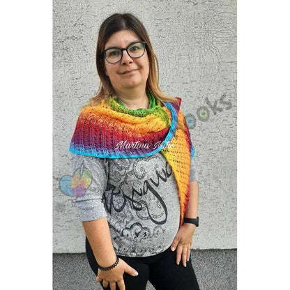 Tatu - flat triangular shawl with a not so deep point