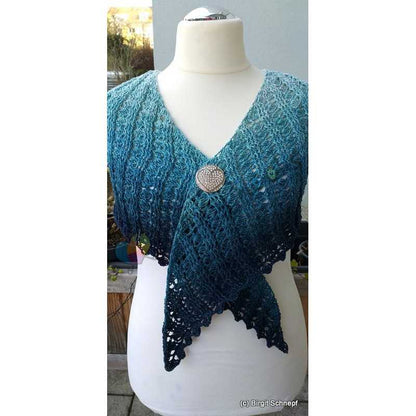 Tatu - flat triangular shawl with a not so deep point
