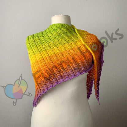 Tatu - flat triangular shawl with a not so deep point