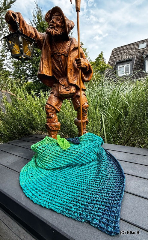 Herisao- asymmetrisches Häkeltuch