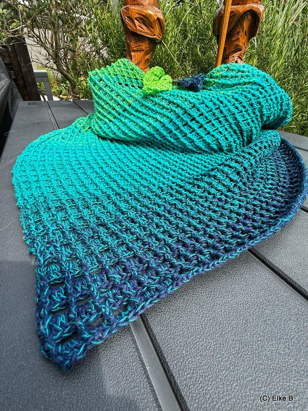 Herisao- asymmetrisches Häkeltuch