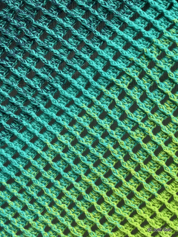 Herisao- asymmetrisches Häkeltuch