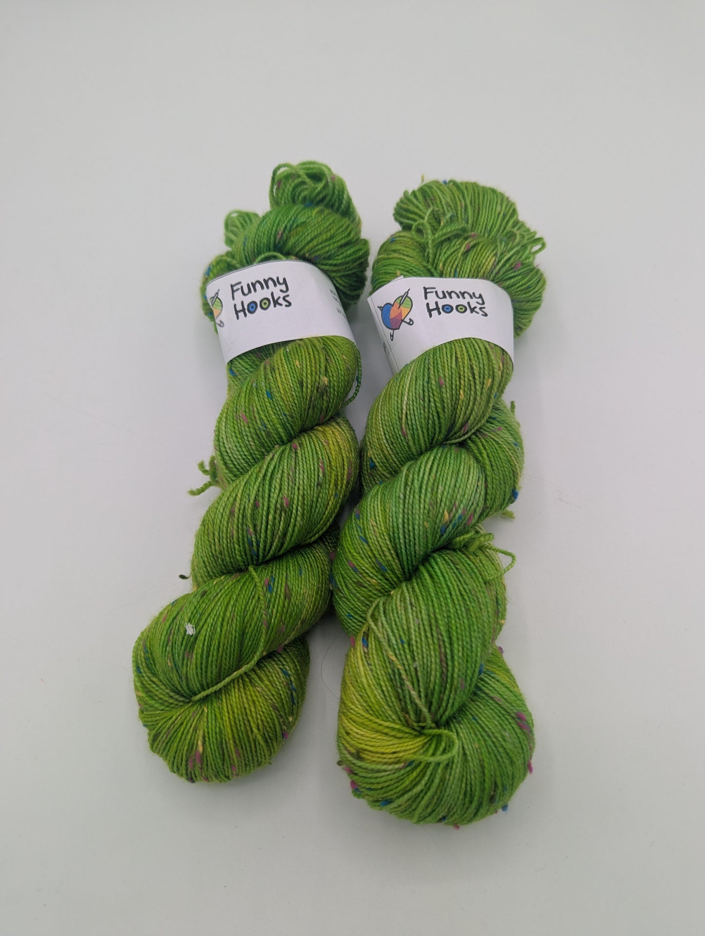 Superwash Merino/ Donegal Nep Grün