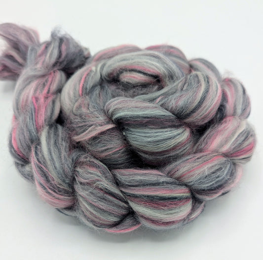 19 mic - 70 % Merino 30 % Tussah Seide Kammzug- Jazz Dance